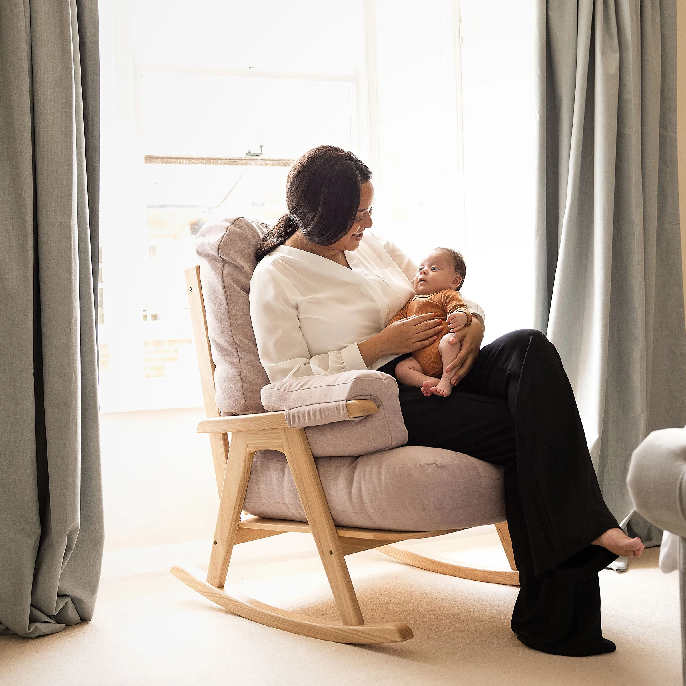 Gaia Baby | Hera Rocking & Nursing Chair