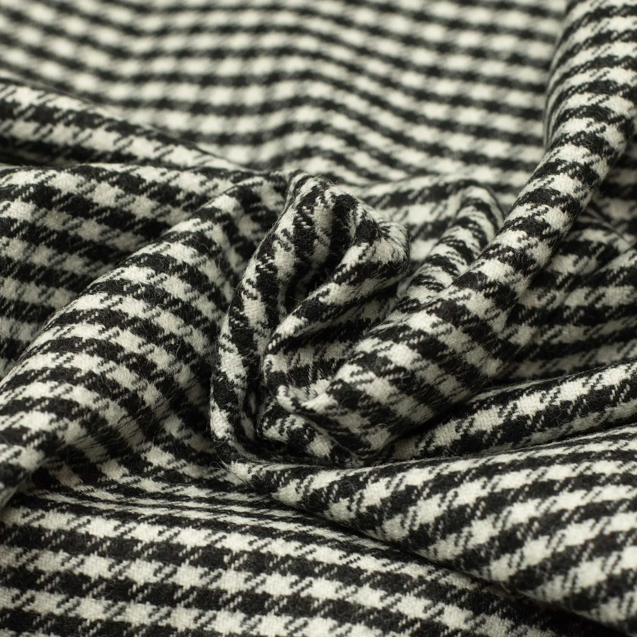 Giubbottino shirt-jacket in black & cream shepherd check wool