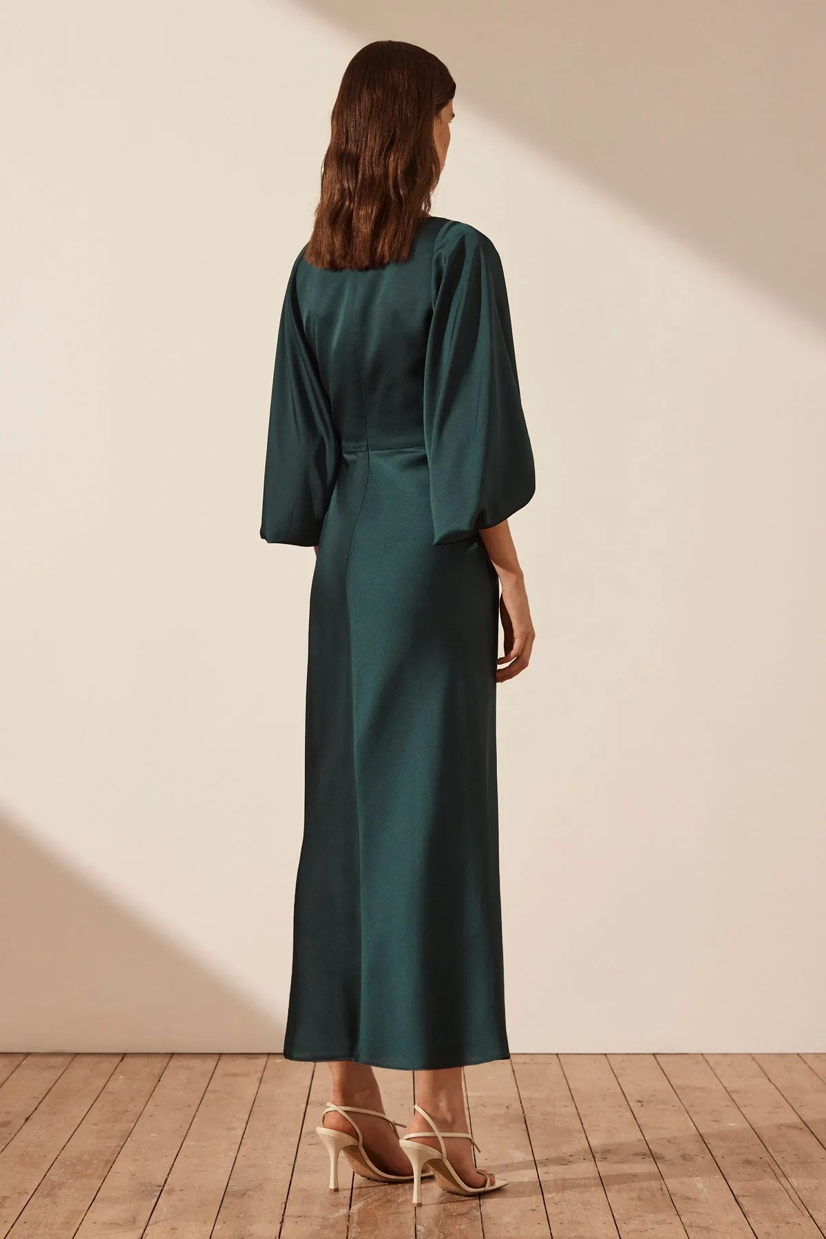 LUXE BALLOON SLEEVE KNOT FRONT MIDI DRESS - EMERALD