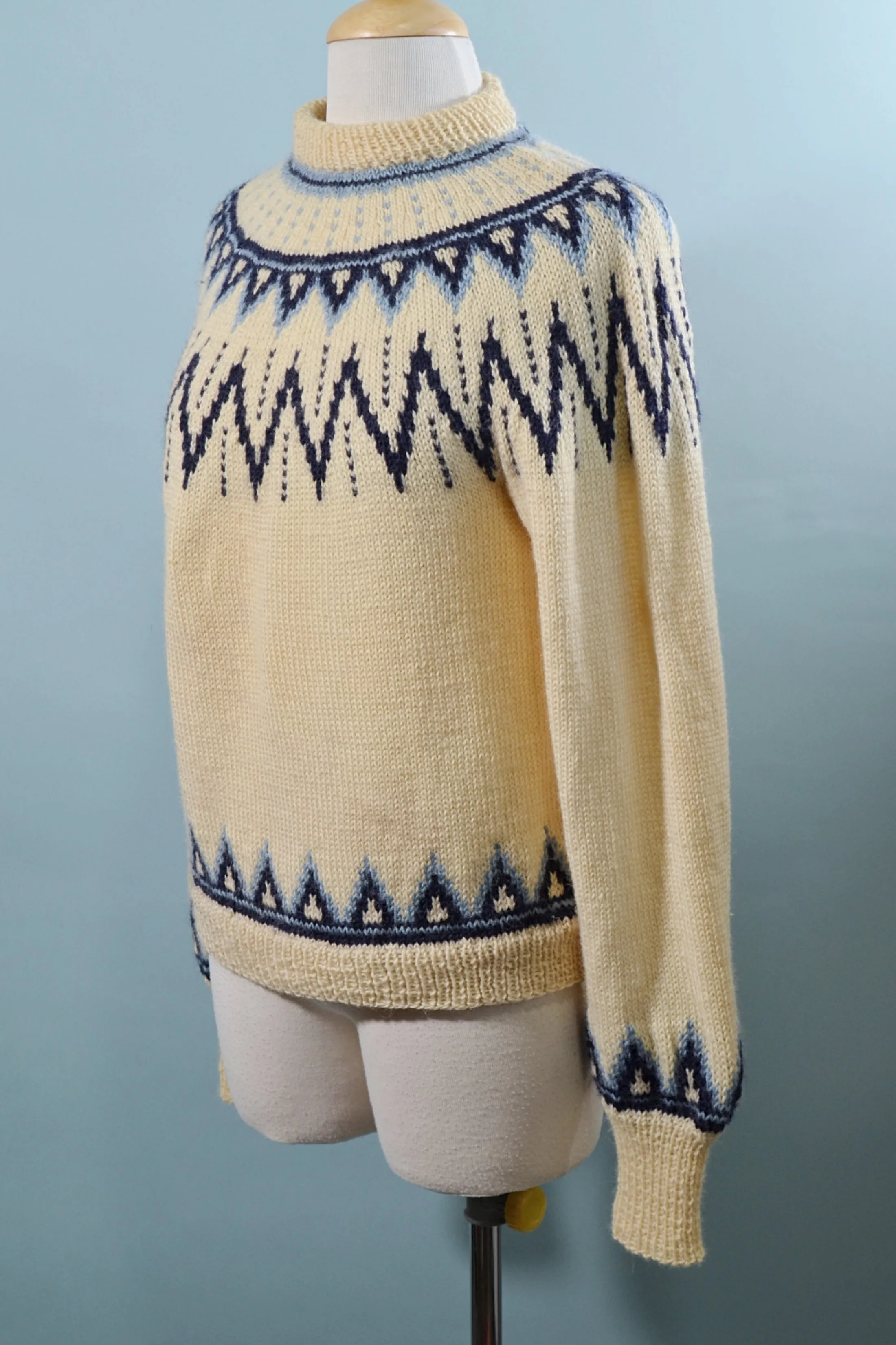 Vintage 50s/60s Wool Hand Knit Sweater, Scandinavian Style M